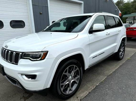 JEEP GRAND CHEROKEE 2018 1C4RJFBG0JC120558 image